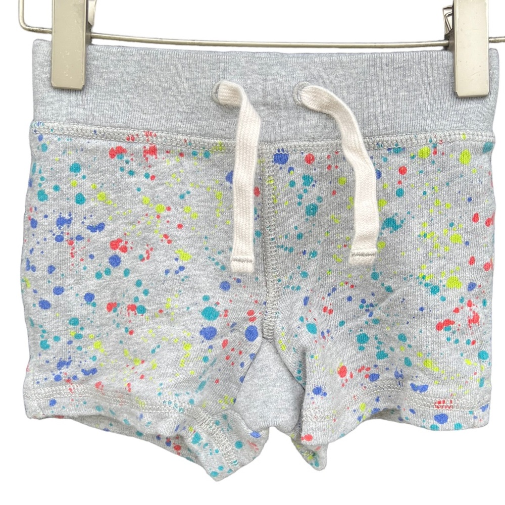 ⭐️⭐️⭐️3 for$12⭐️⭐️⭐️BABY GAP Splatter Print Shorts Light Heather Size 18-24 mon.
